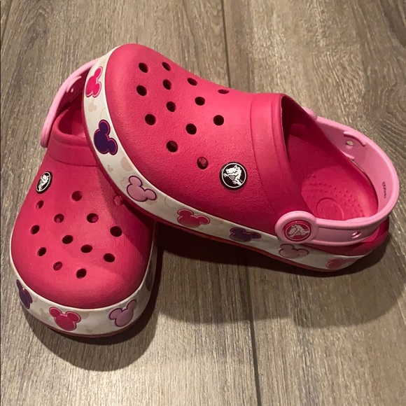 minnie mouse light up crocs